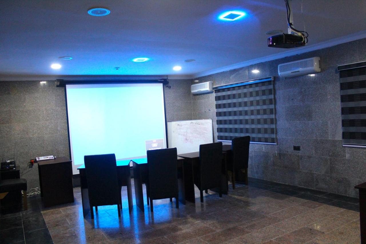 Class Suites Ikeja Eksteriør billede